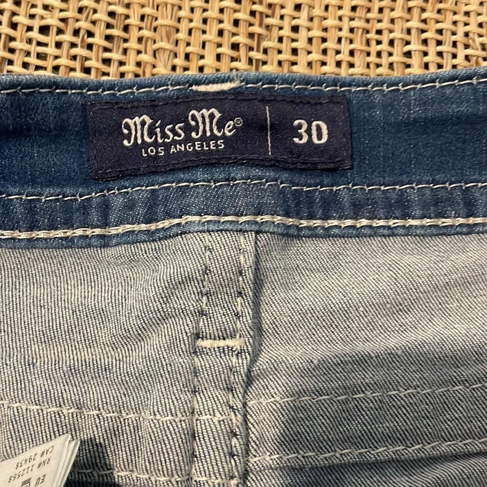 Miss Me Mid-Rise American Angel Denim Shorts Size 30, NWT - Picture 5 of 15